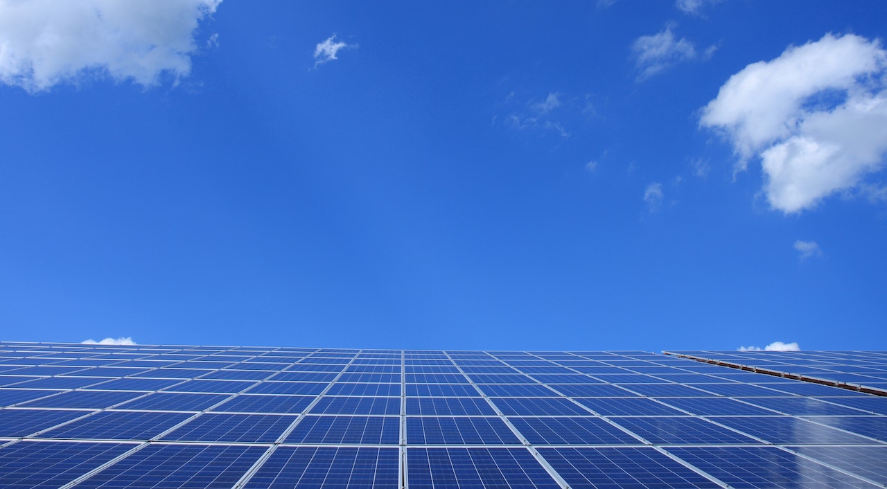 zonnepanelen bedrijfspand